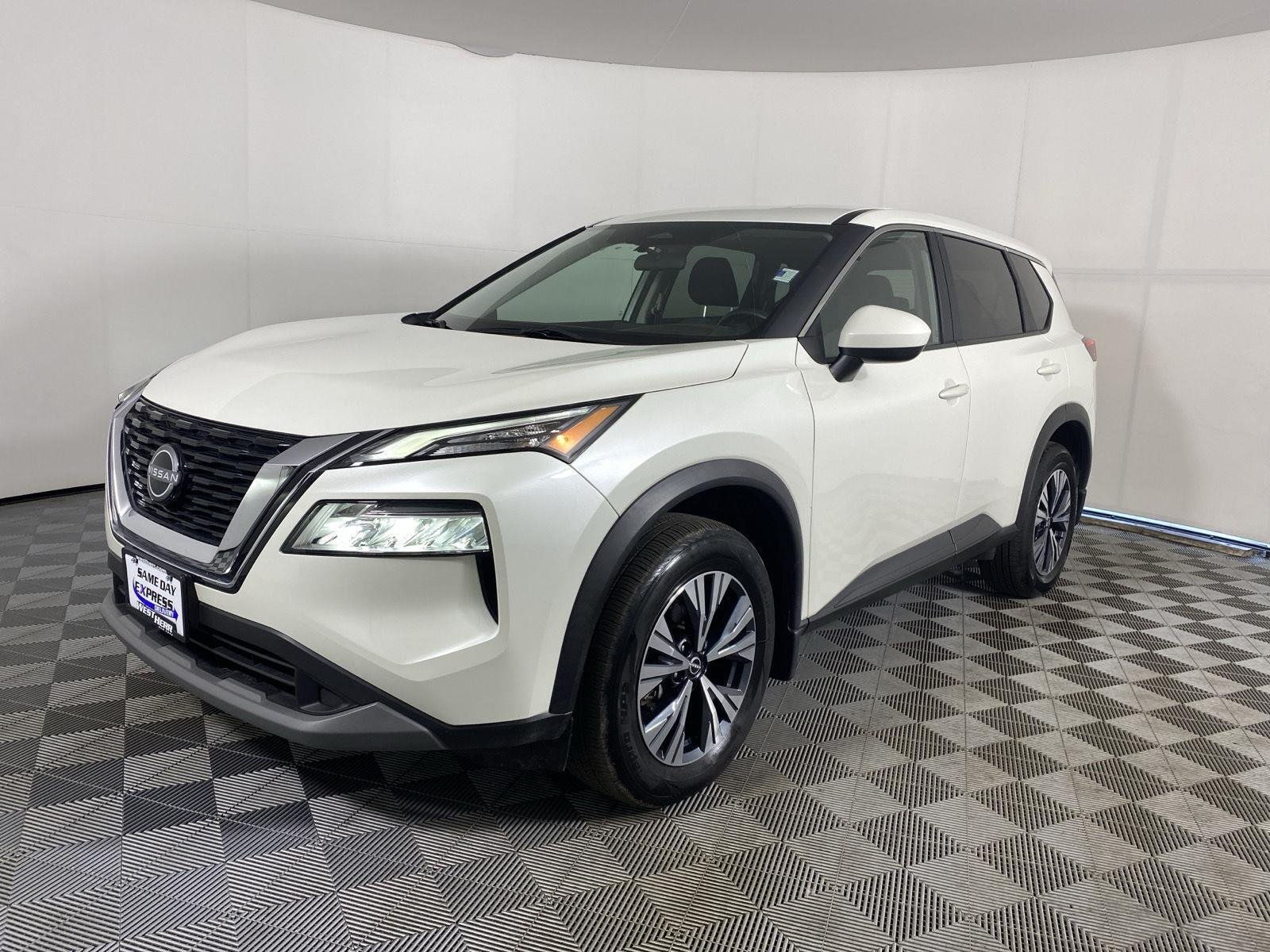 Used 2023 Pearl White Tricoat Nissan SV image 5