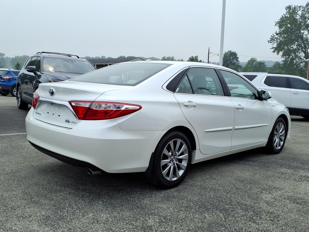Used 2015 Blizzard Pearl Toyota XLE image 3