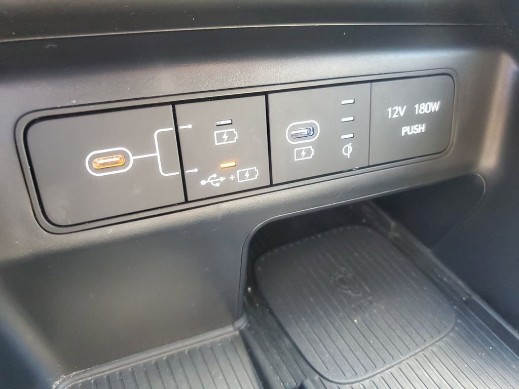 Used 2025 White Hyundai SEL image 19