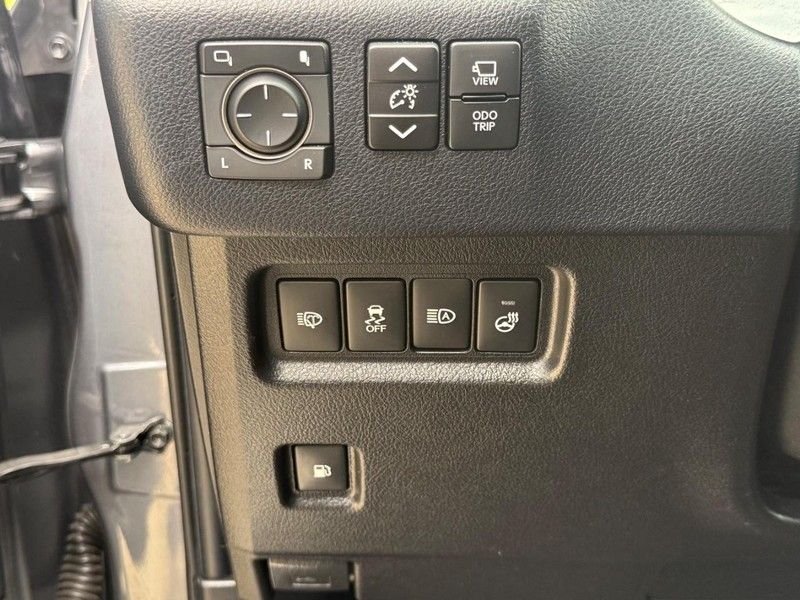 Used 2022 Gray Pearl Lexus 460 Luxury image 23