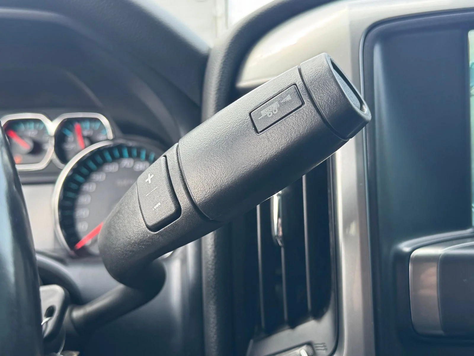 Used 2018 White Chevrolet LT image 20