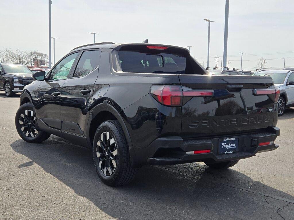 New 2025 Black Hyundai SEL Activity AWD image 16