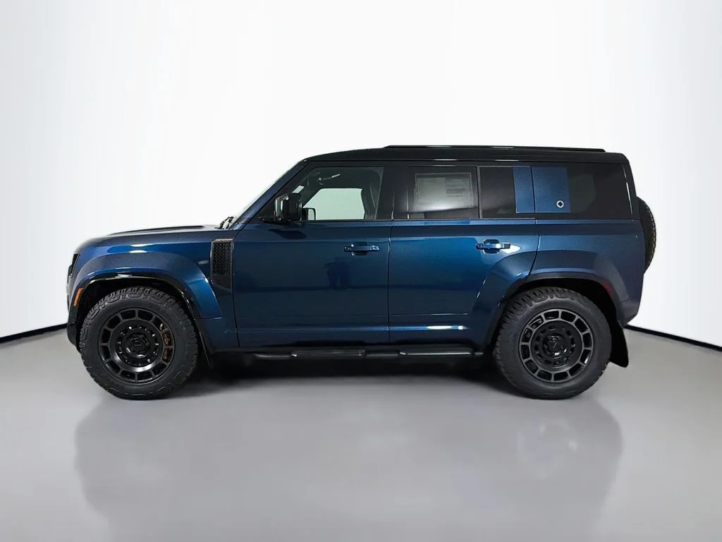 New 2026 Sargasso Blue Land Rover  OCTA image 8