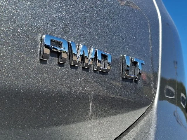 Used 2024 Gray Chevrolet LT image 31
