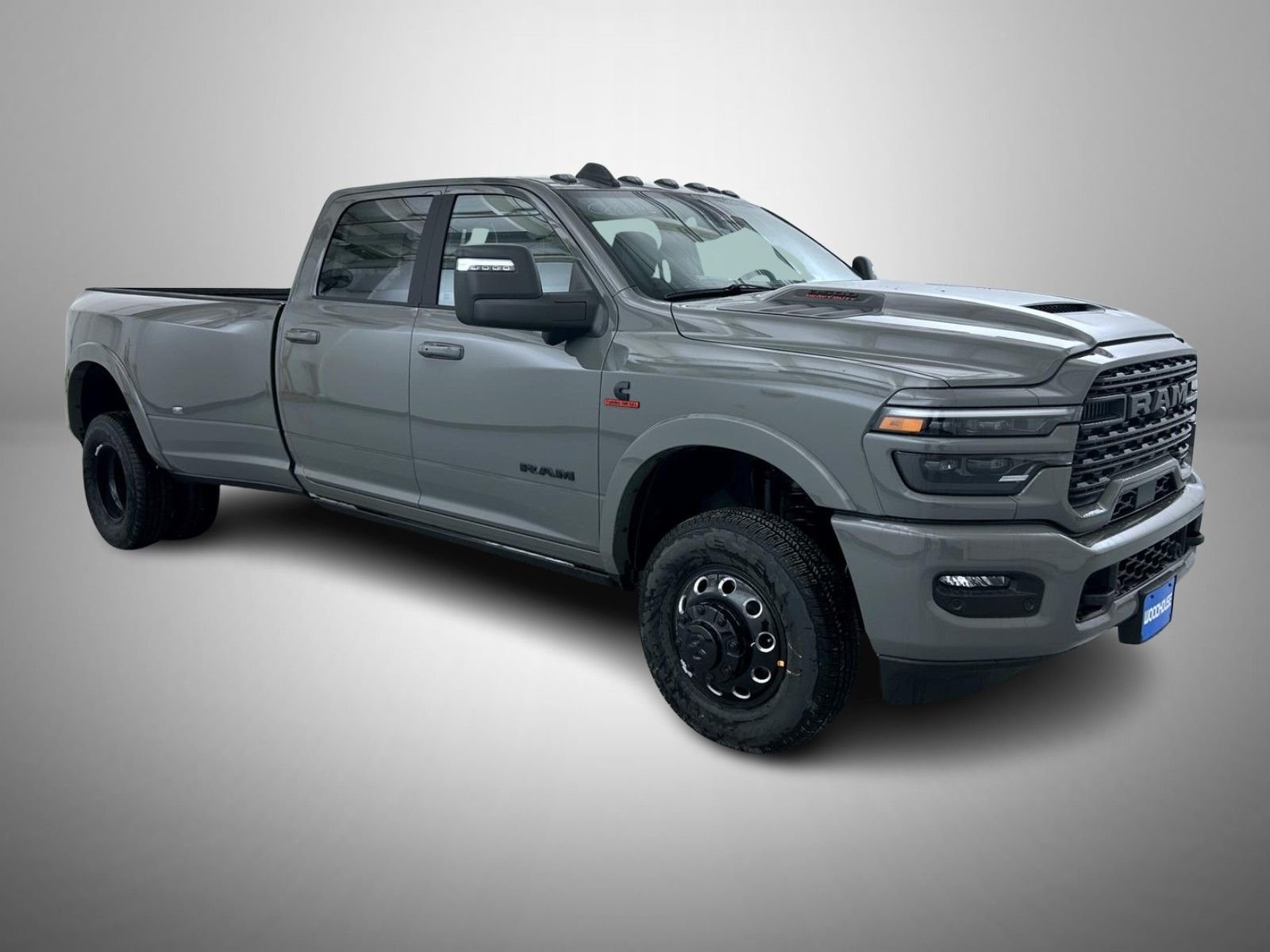 New 2026 Ceramic Gray Clear-Coat Exterior Paint RAM Limited image 3