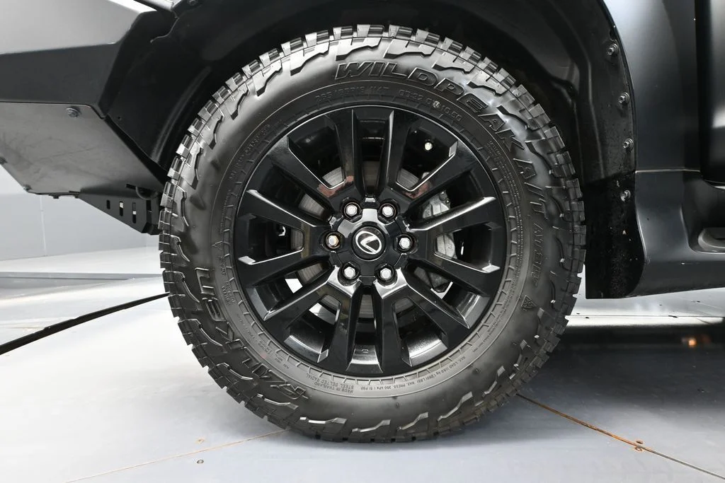 2023 Lexus GX Base - Photo 17
