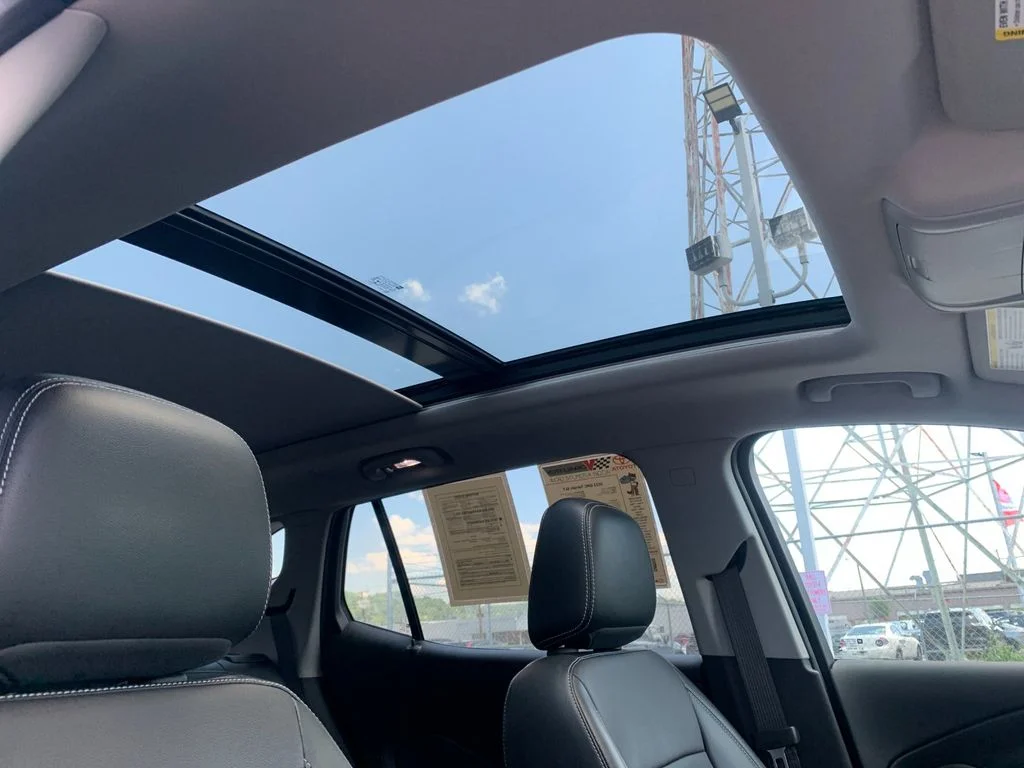 Used 2022  GMC SLT image 19