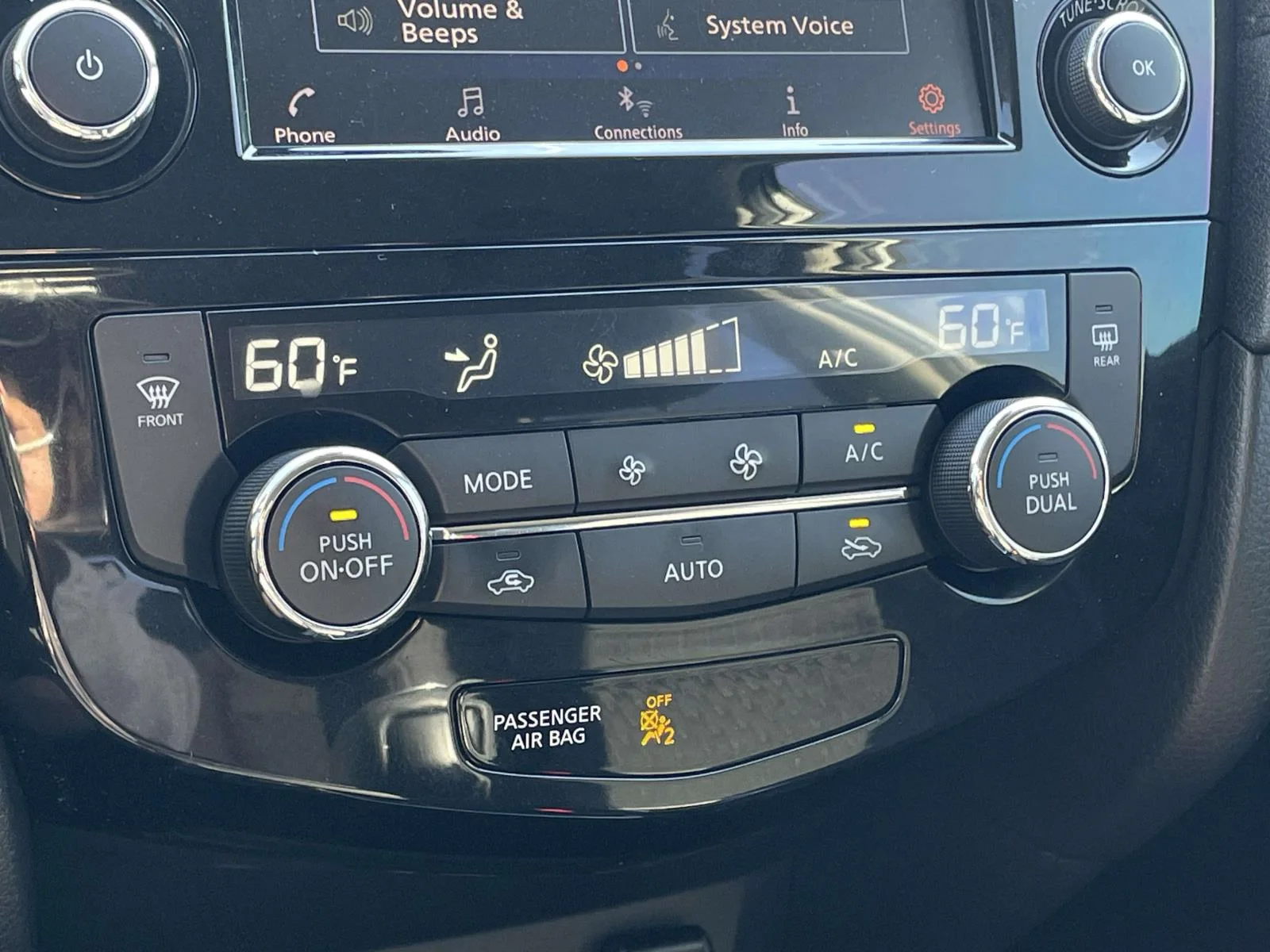 Used 2020 Pearl White Tricoat Nissan SV image 18