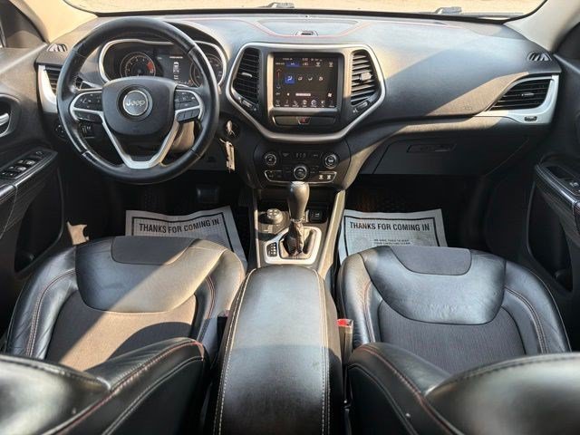 Used 2016 Bright White Clearcoat Jeep Trailhawk image 25