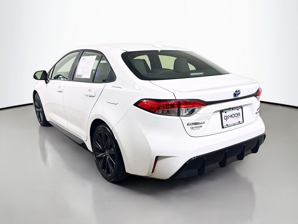 Used 2024 Ice Cap Toyota Hybrid SE image 5
