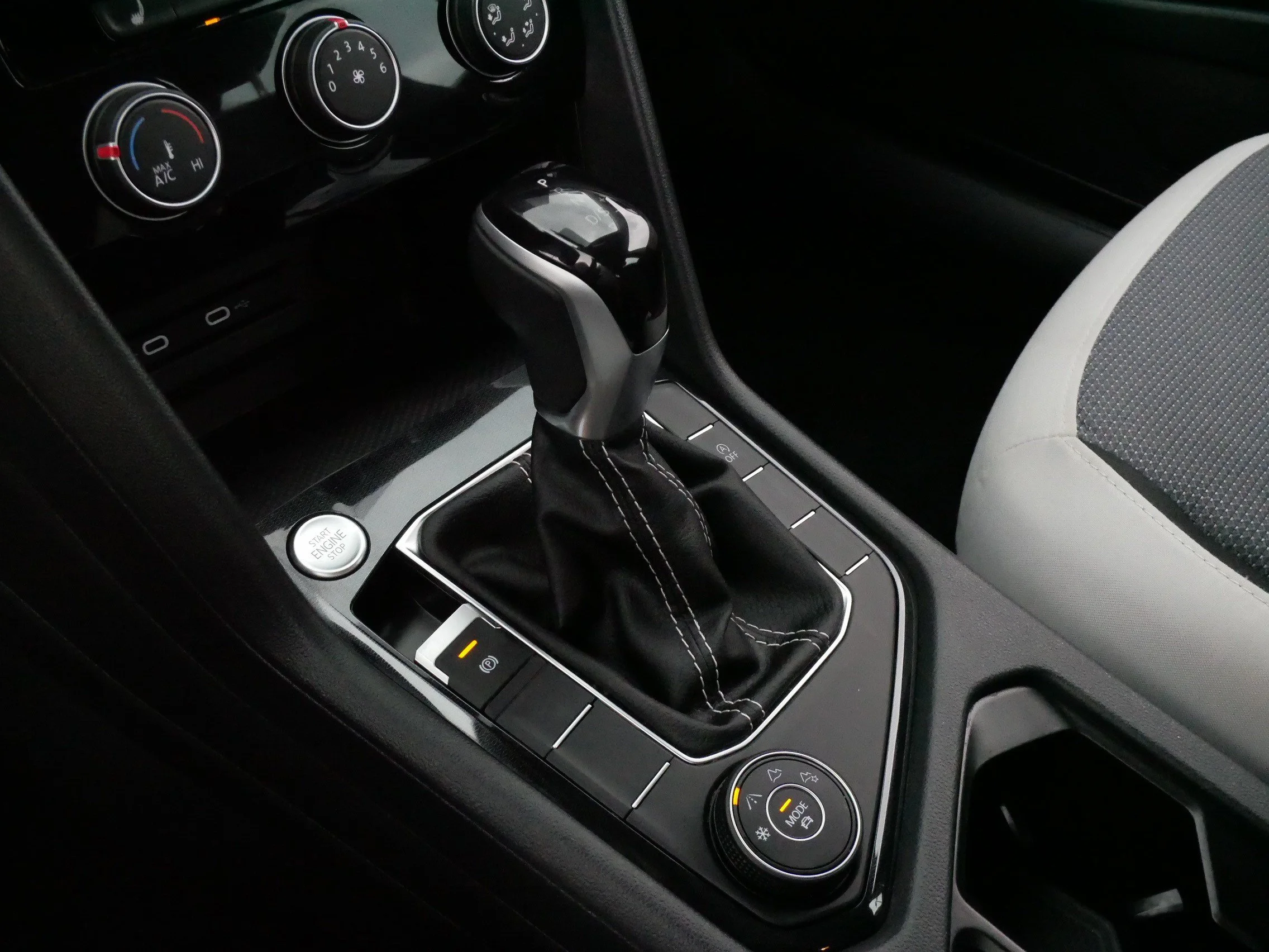 Used 2025 Pure White Volkswagen S image 24