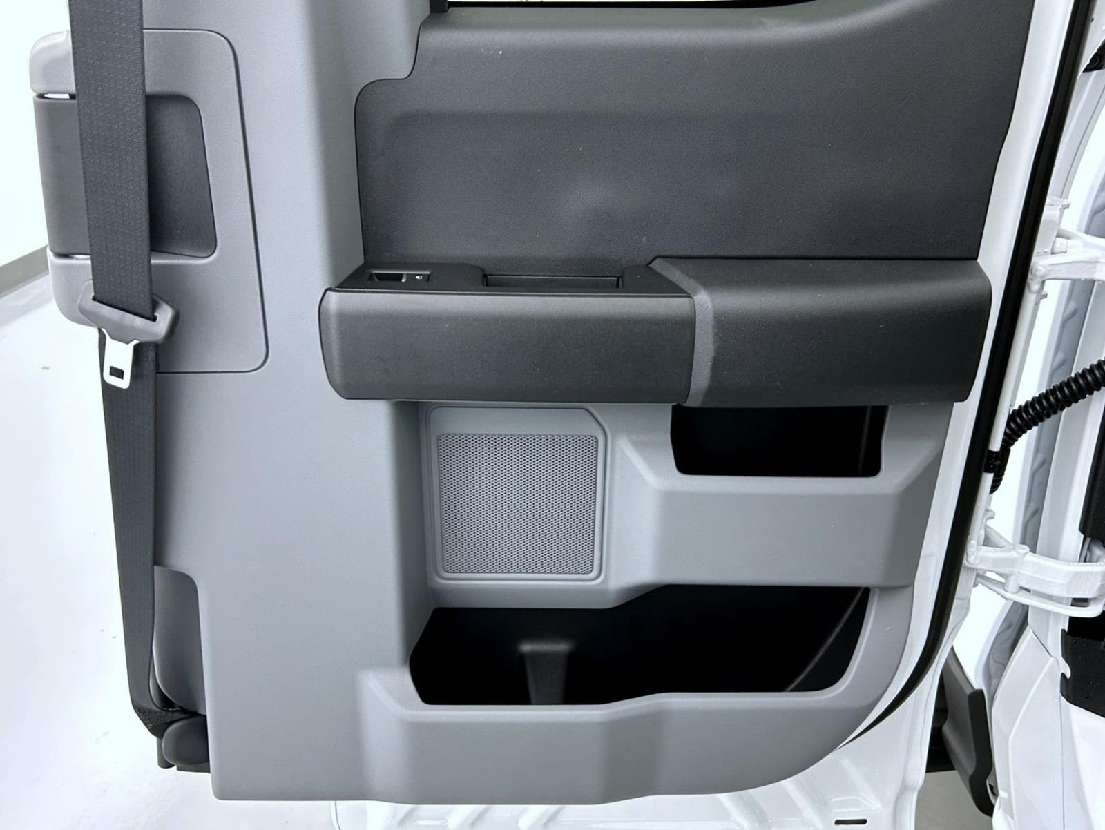 New 2026 Oxford White Ford XL image 17