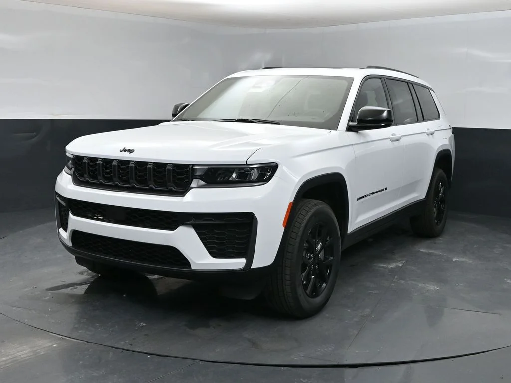 New 2026 White Jeep Altitude image 5