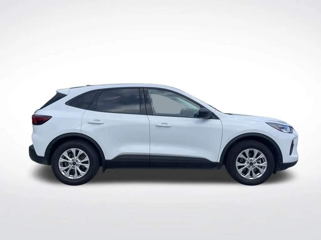 Certified Used 2025 Oxford White Ford Active image 4