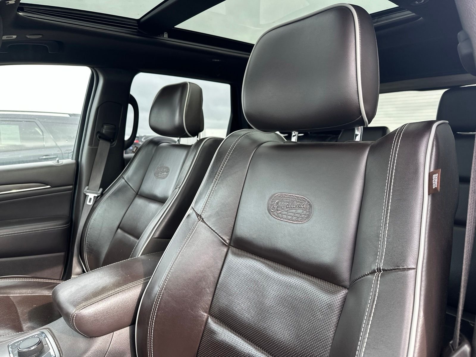 Used 2019 Red Jeep Overland image 5