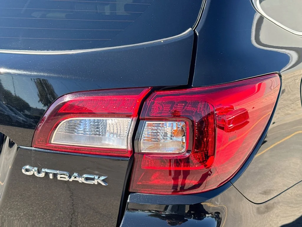 Used 2019 Black Subaru 2.5i image 32