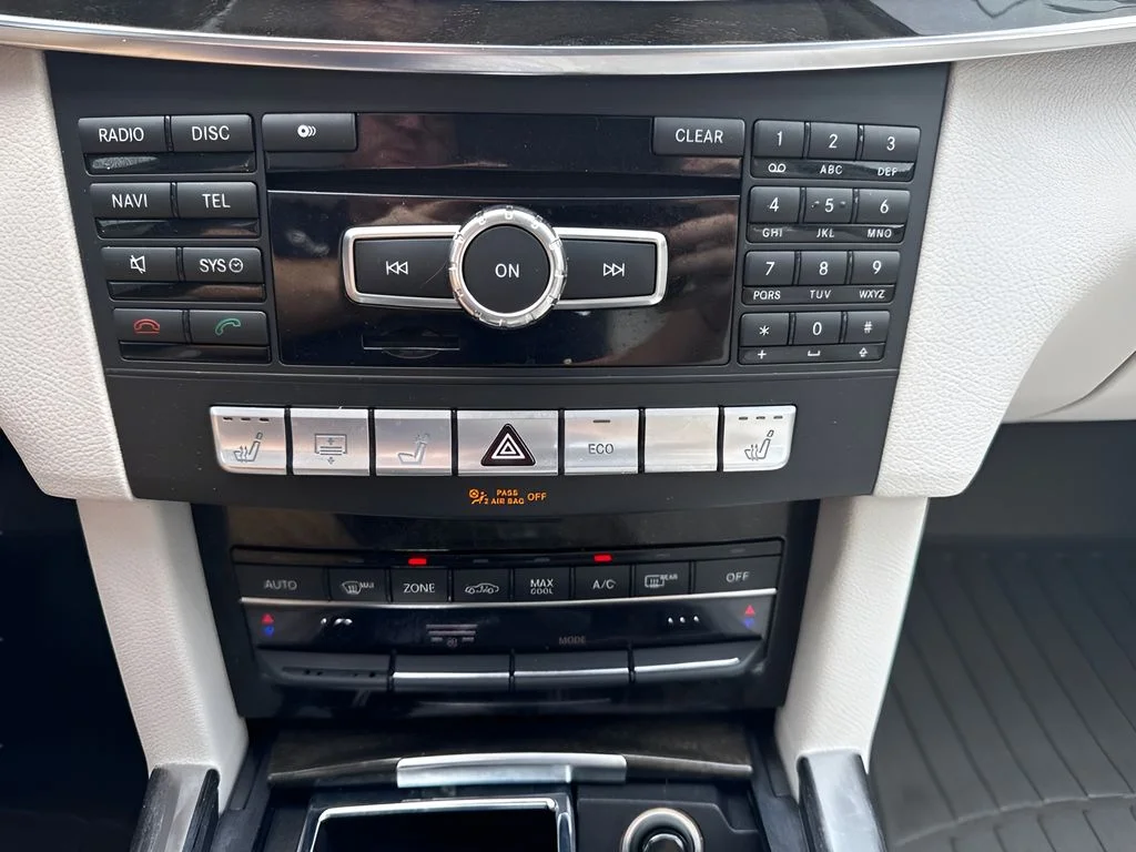 Used 2014  Mercedes-Benz E 250 image 22