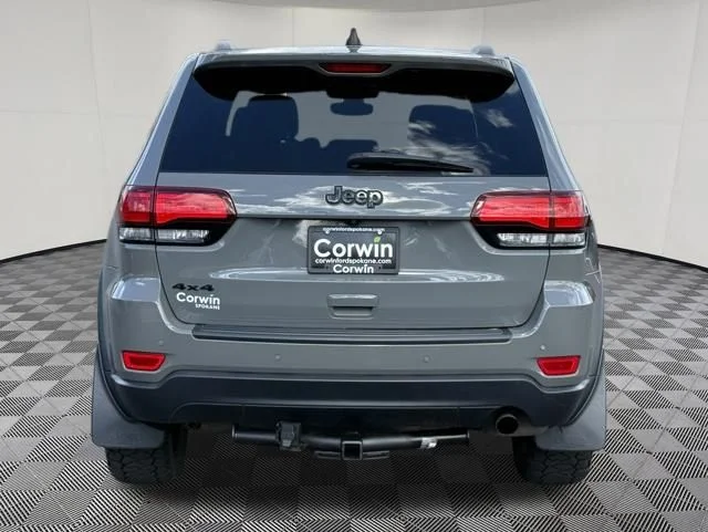 Used 2019 Sting Gray Clearcoat Jeep Laredo image 16