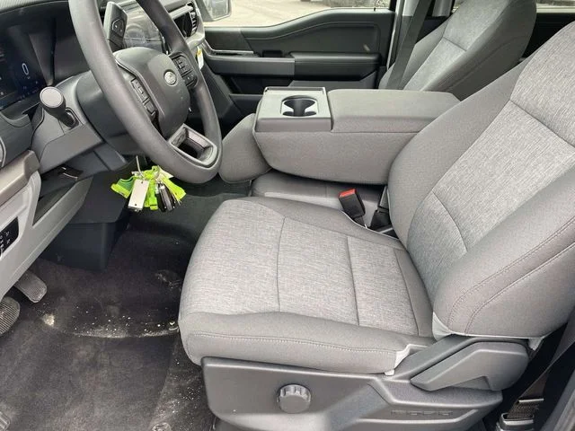 New 2026 Carbonized Gray Metallic Ford XLT image 6