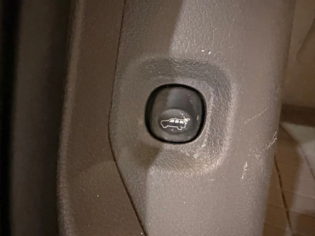 Used 2011 Red Ford SEL image 36