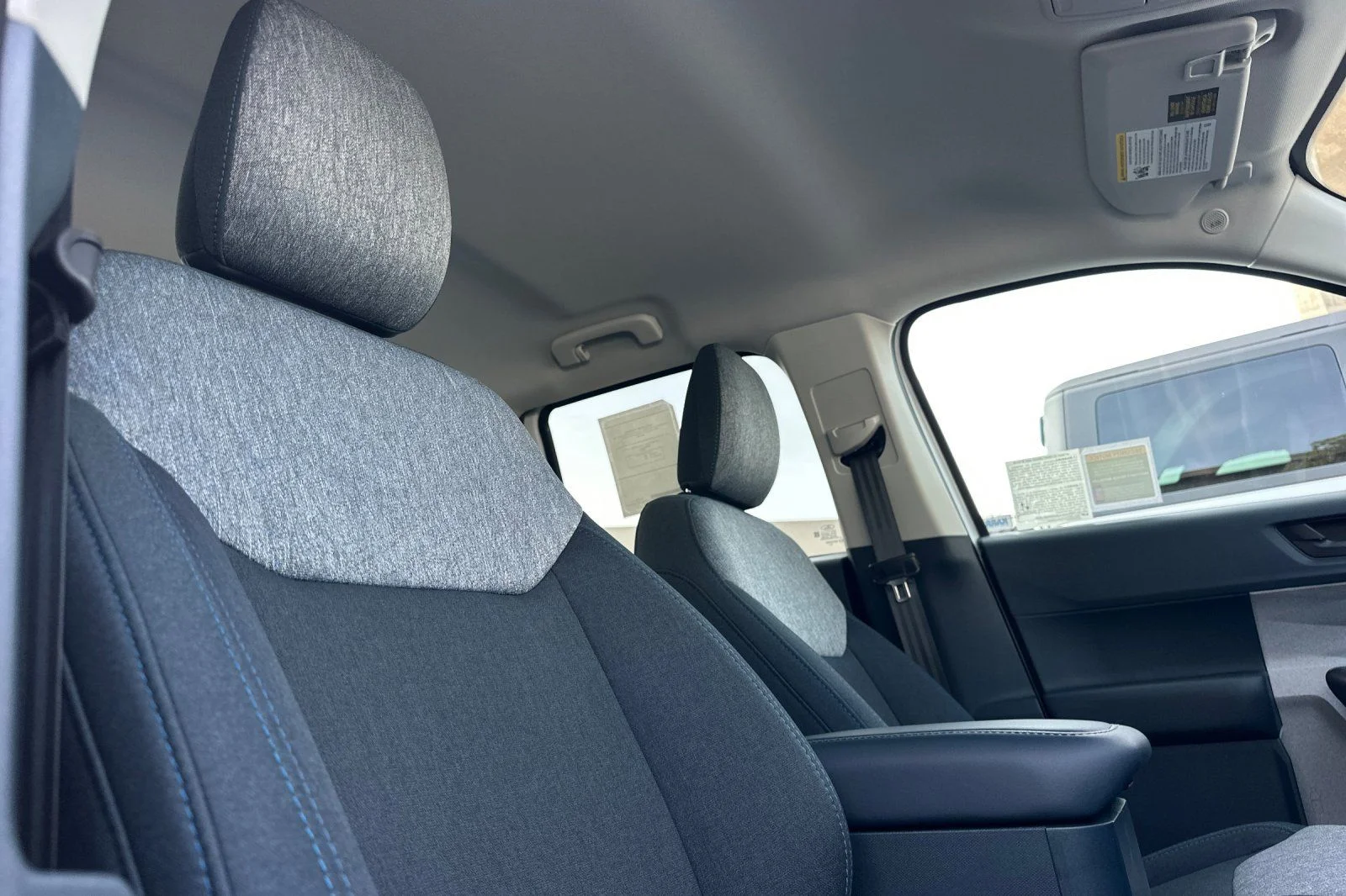 New 2026 Oxford White Ford XLT image 15