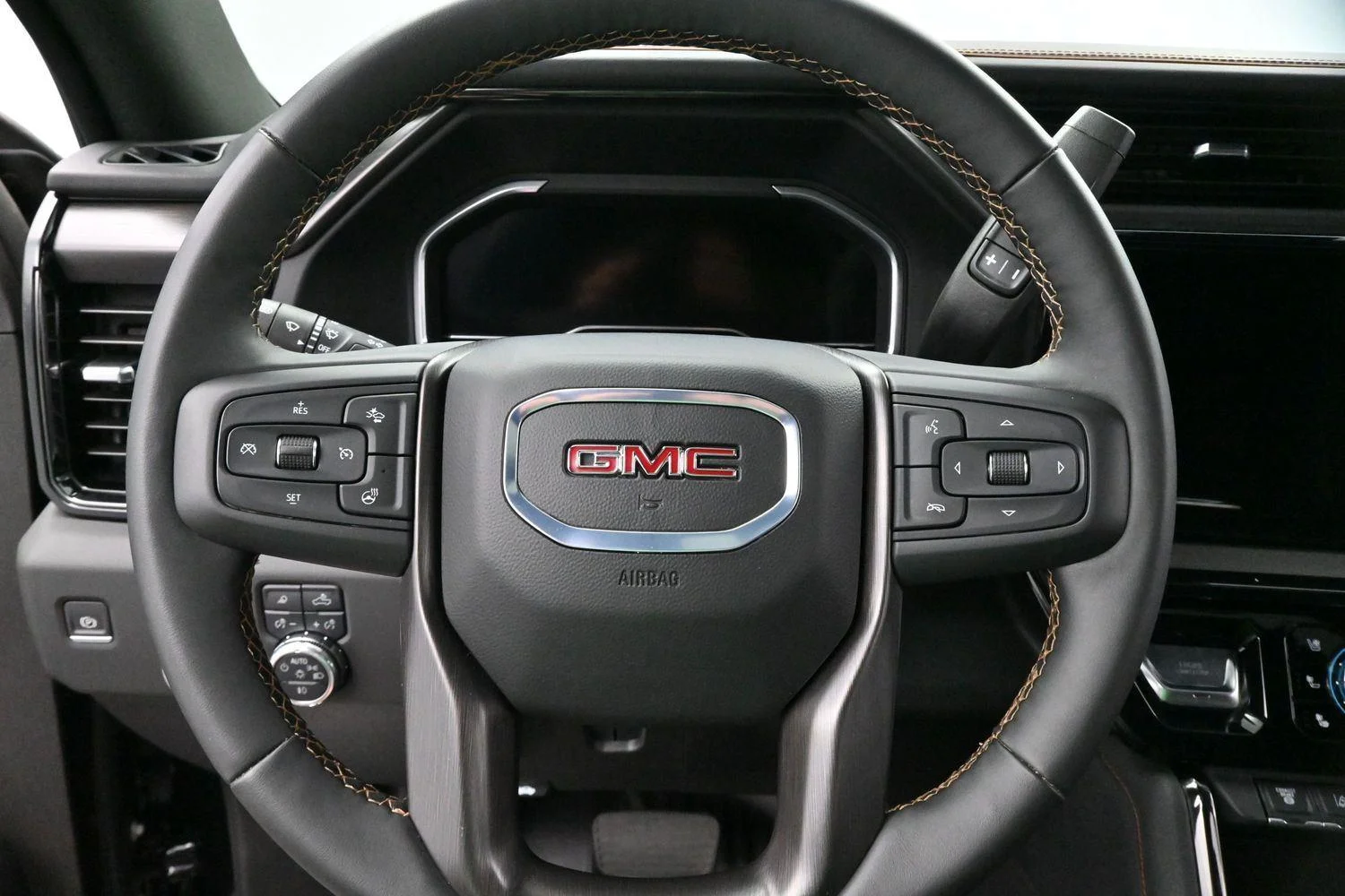 Used 2025 Onyx Black GMC AT4 image 17