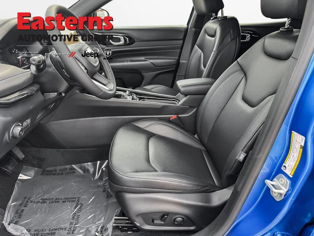 New 2026 Hydro Blue Pearl-Coat Exterior Paint Jeep Limited image 14