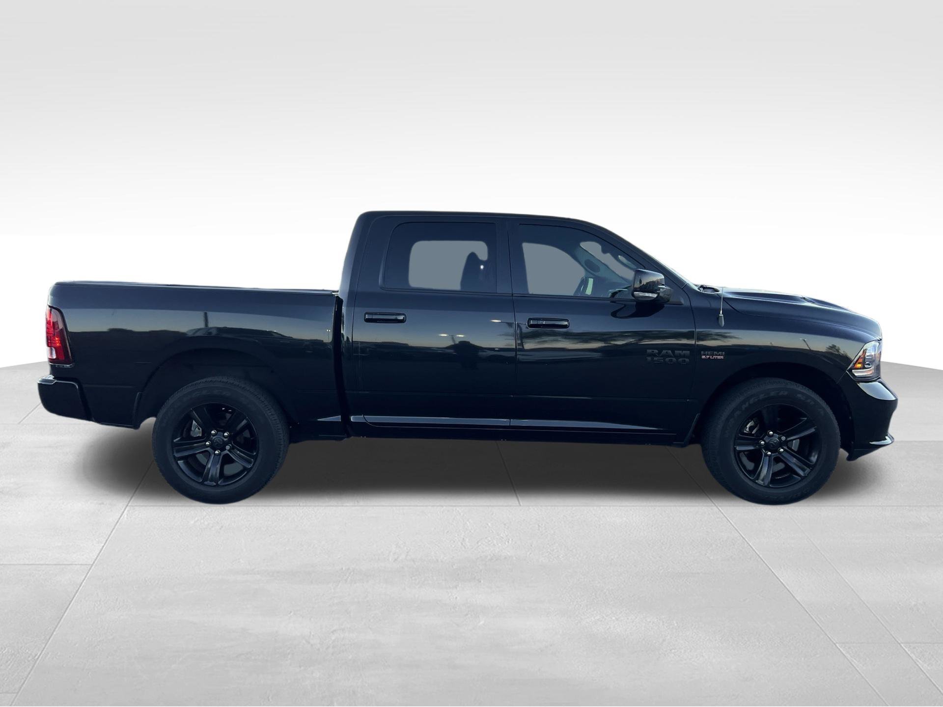 Used 2017 Black Ram Night image 4