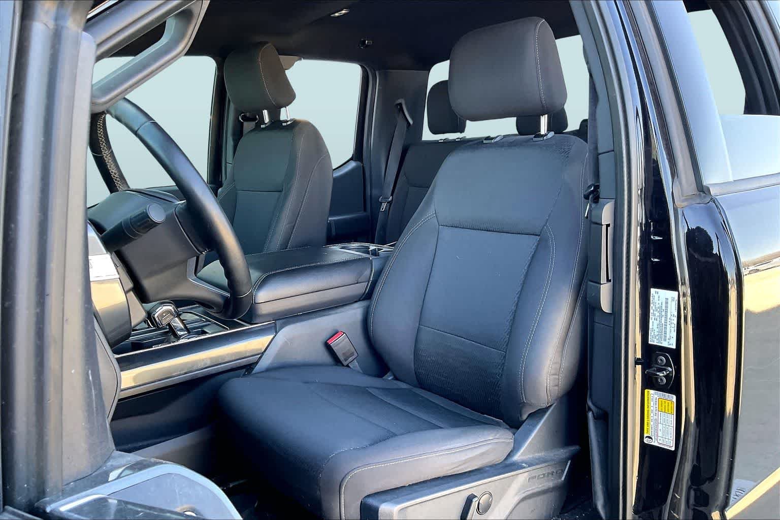 Used 2023 Agate Black Metallic Ford XLT image 13