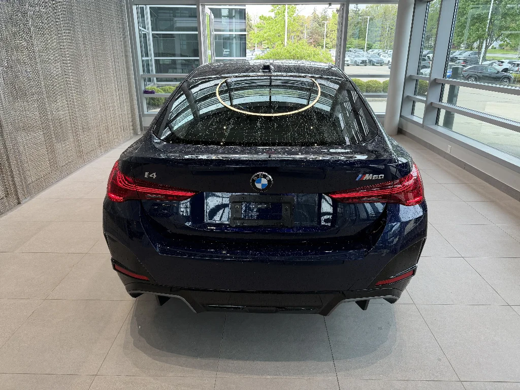 New 2026 Tanzanite Blue II Metallic BMW M60 image 5