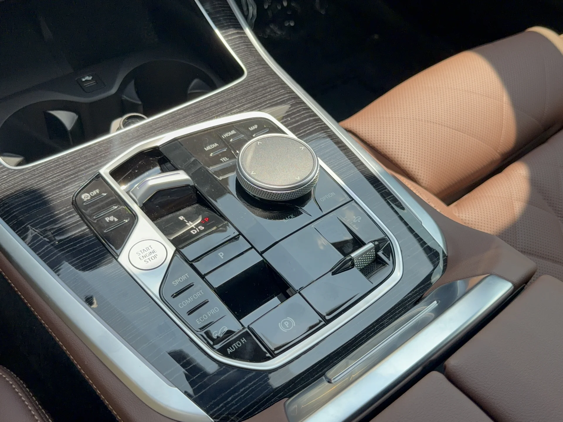 New 2026 Mineral White Metallic BMW xDrive40i image 21