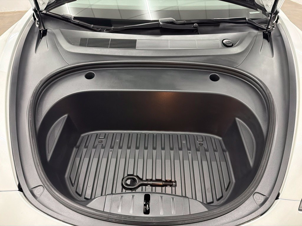 Used 2021 White Tesla Long Range image 31