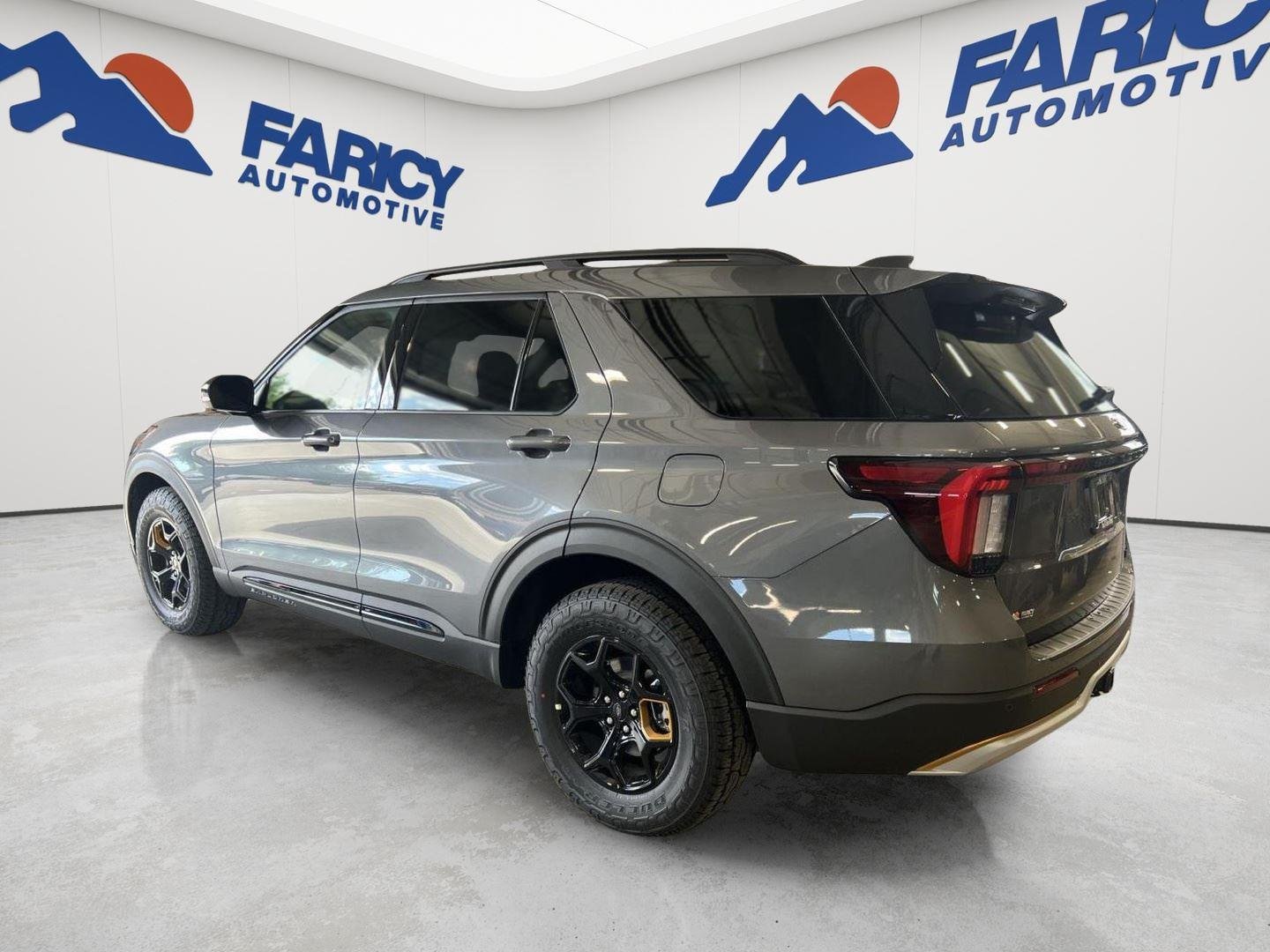 New 2026 Carbonized Gray Metallic Ford Tremor® image 44