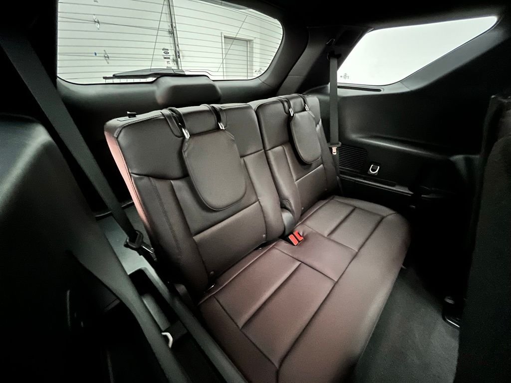 New 2026 White Ford Platinum image 39