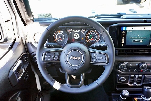 New 2026 Bright White Clear-Coat Exterior Paint Jeep Sport S image 24