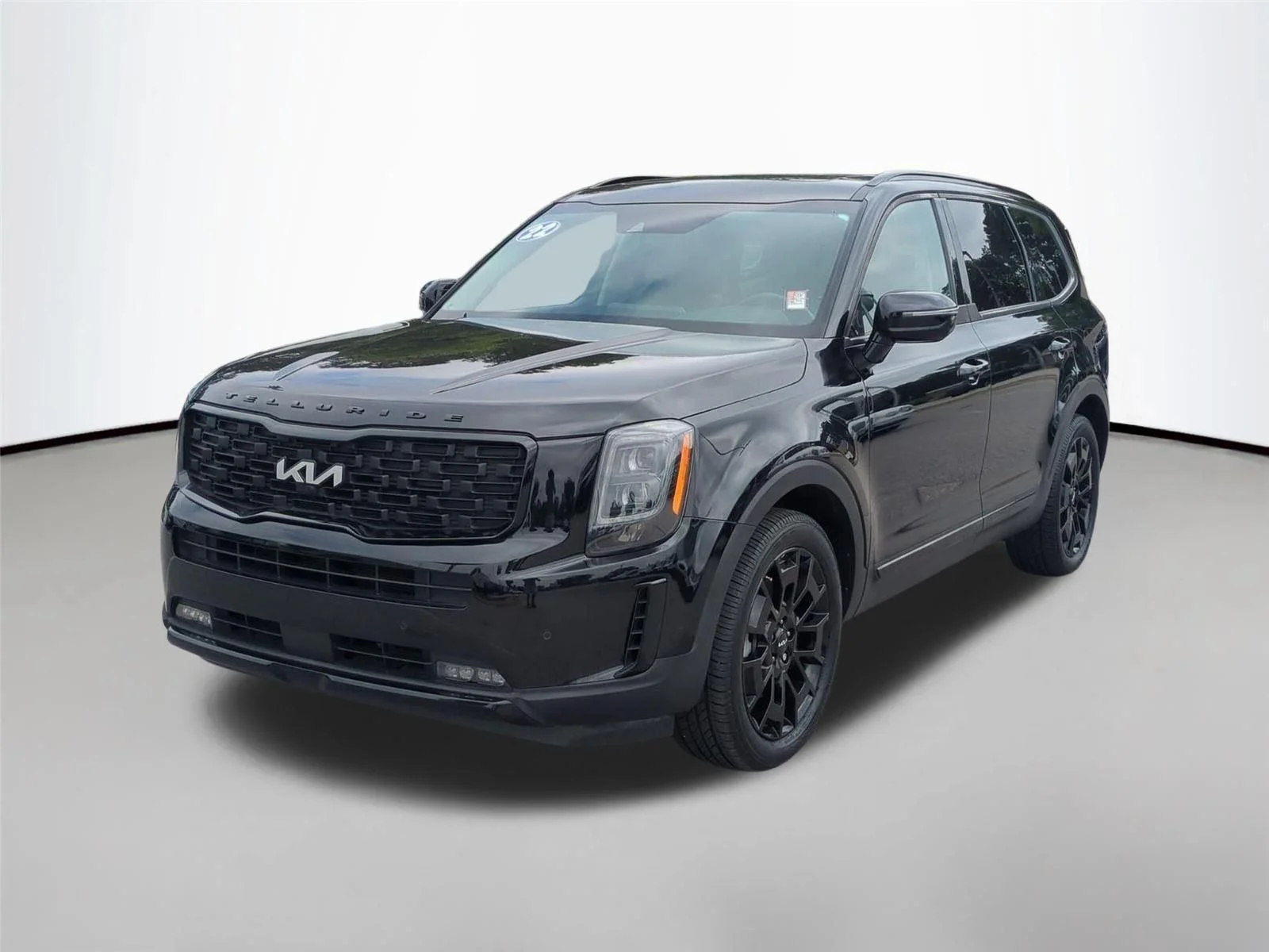 Used 2022 Ebony Black Kia SX image 1