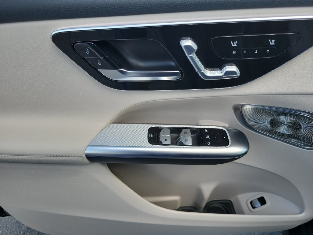 New 2027 Graphite Grey Metallic Mercedes-Benz GLC 300 image 13