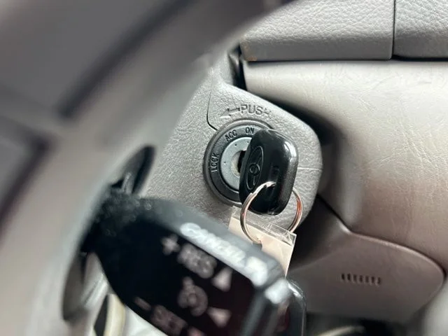 Used 2005 Phantom Gray Pearl Toyota XLE image 45