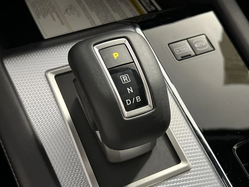 New 2026 Gray Nissan Platinum image 22