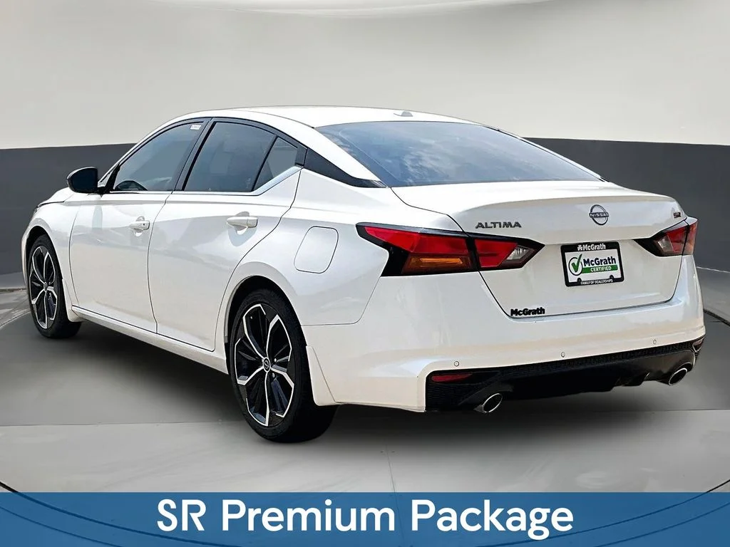 Used 2024 White Nissan 2.5 SR image 5
