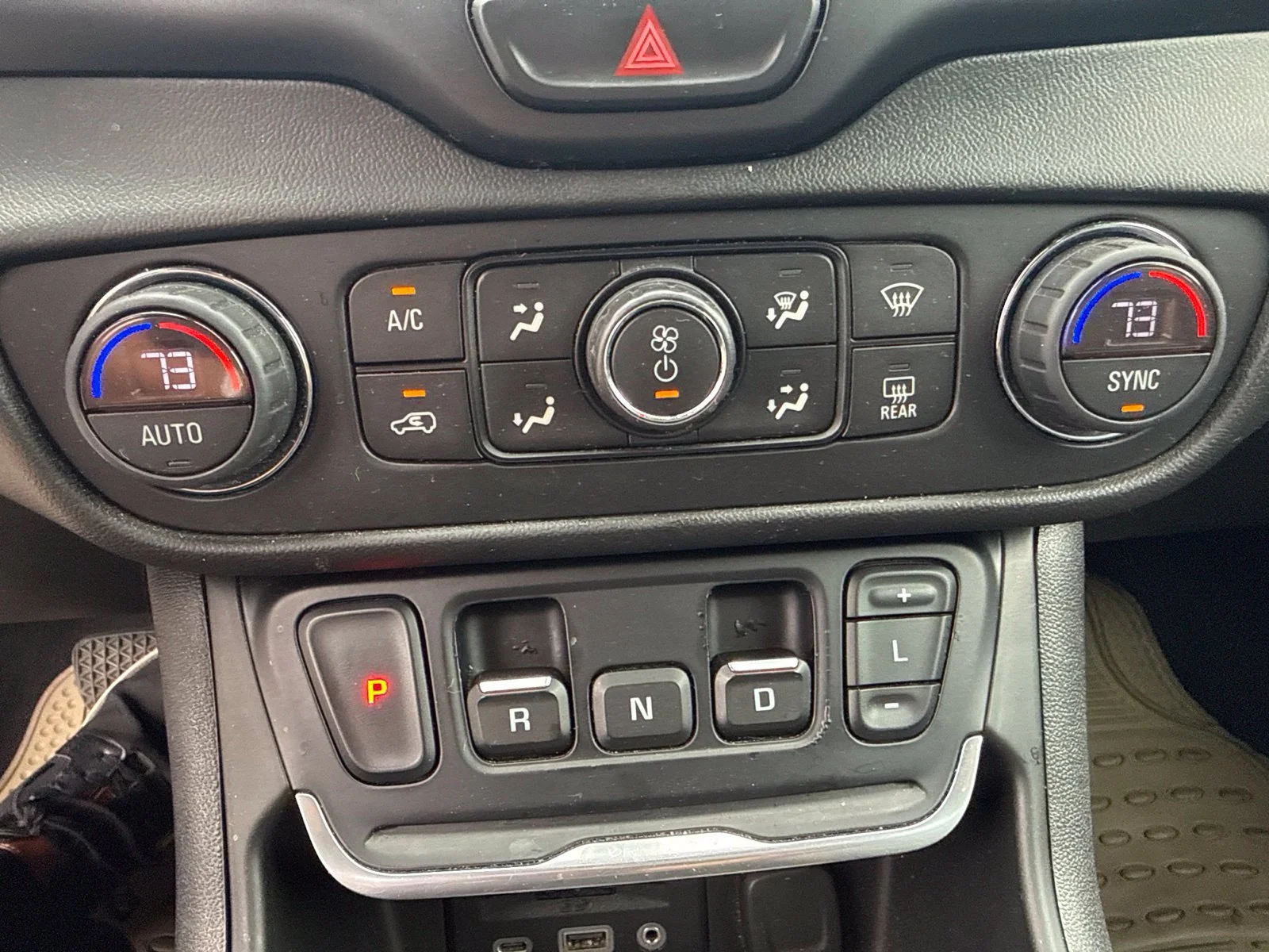 Used 2019 SUMMIT WHITE GMC SLT image 20