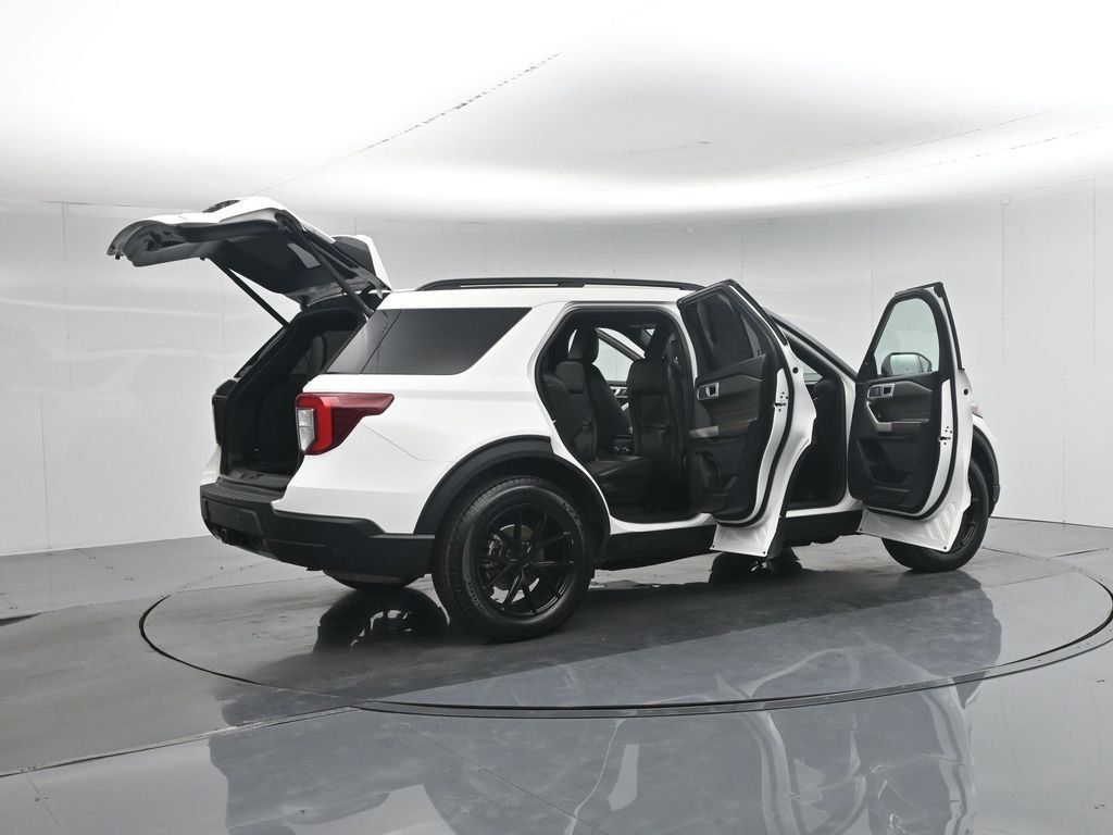 Used 2022 White Ford Timberline image 5