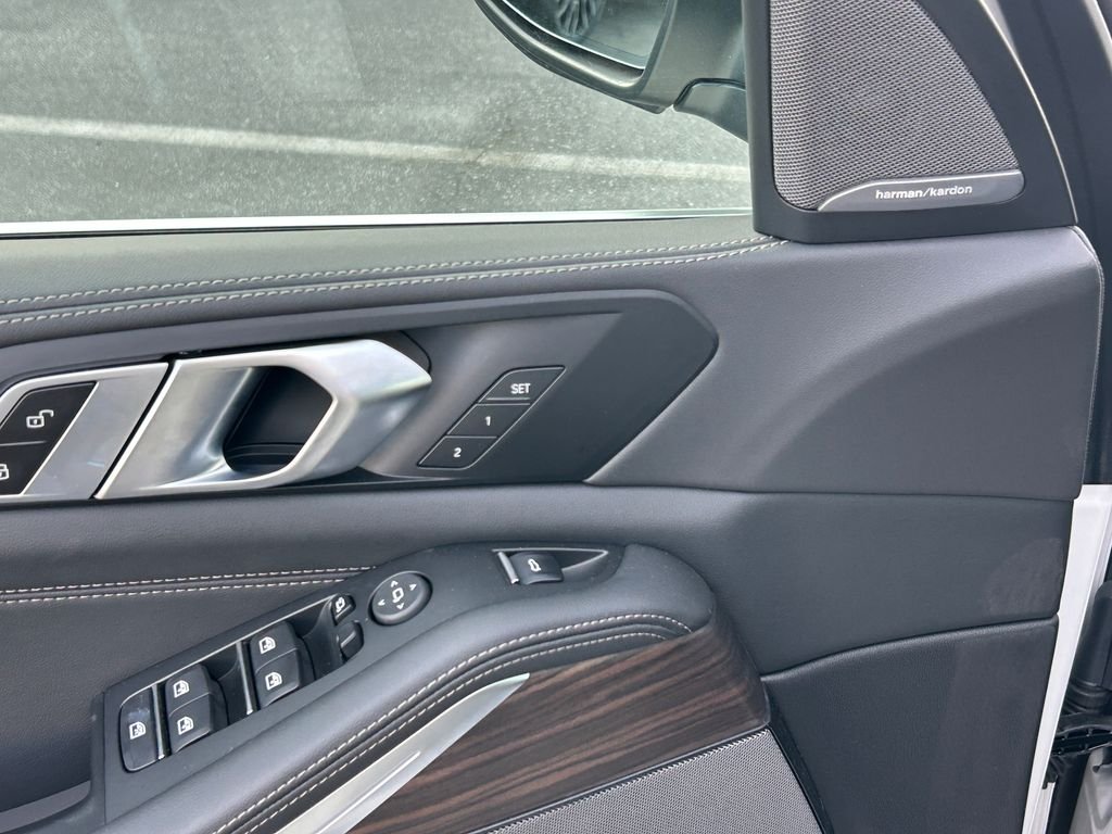 2026 BMW X5 50e - Photo 12