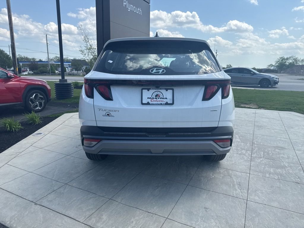 New 2026 White Hyundai SE image 4
