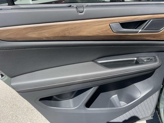 New 2026 Green Volkswagen SE w/Technology image 21