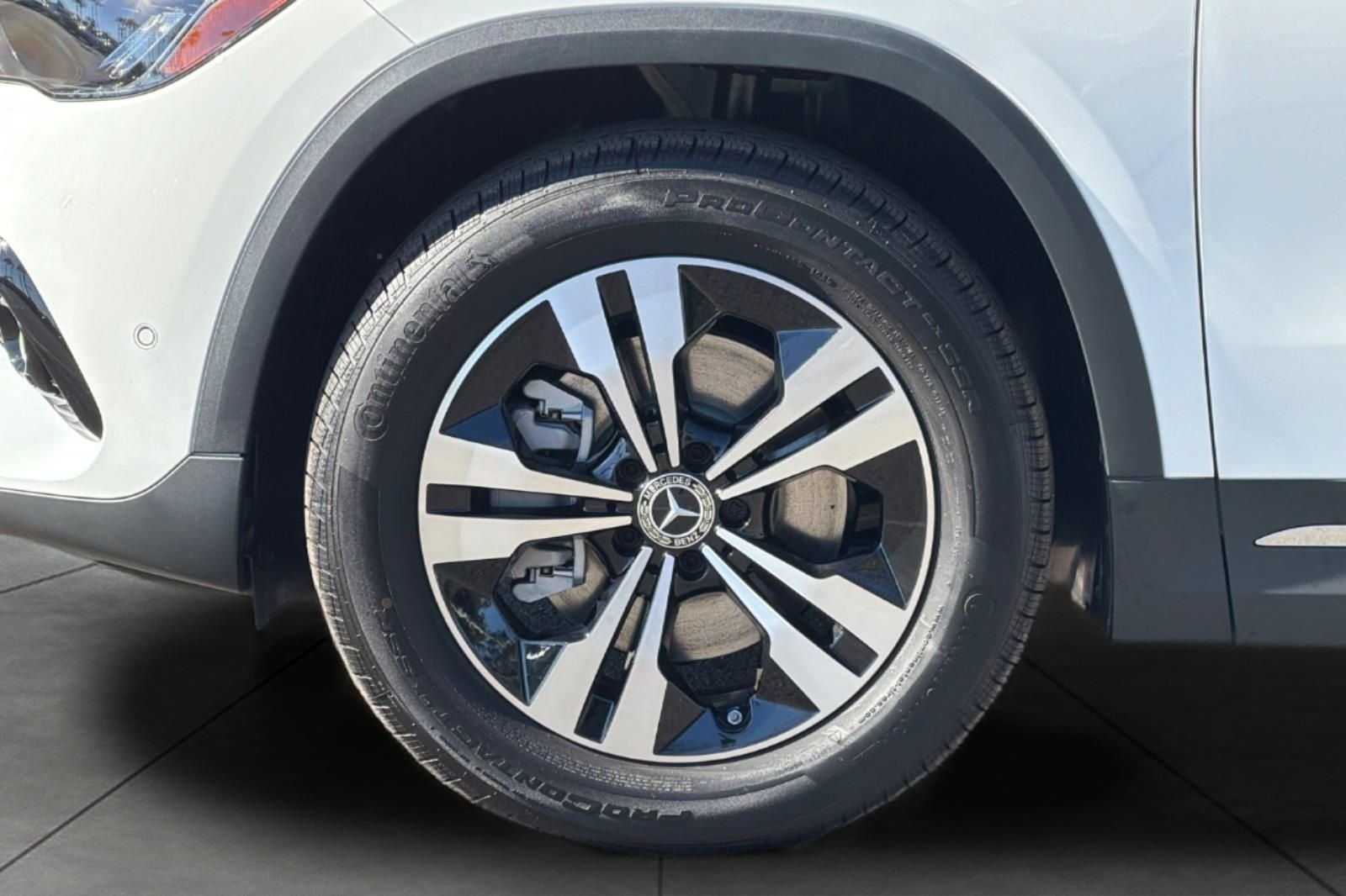 New 2026 Polar White Mercedes-Benz GLA 250 image 3