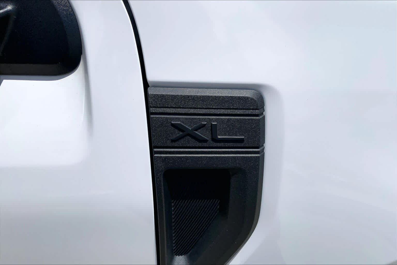 Used 2024 Oxford White Ford XL image 10