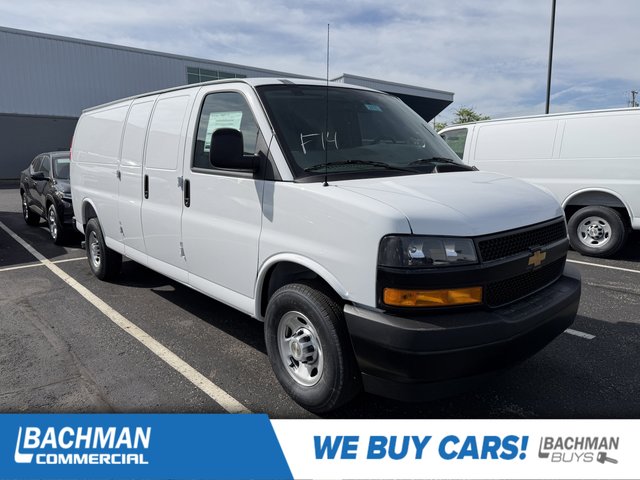 2026 Chevrolet Express Cargo 1WT