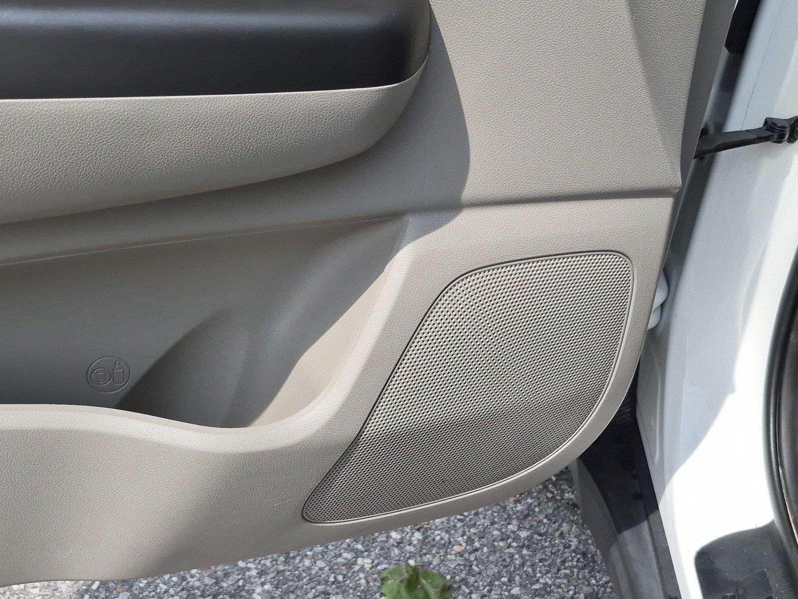 Used 2020 Clear White Kia LX image 17