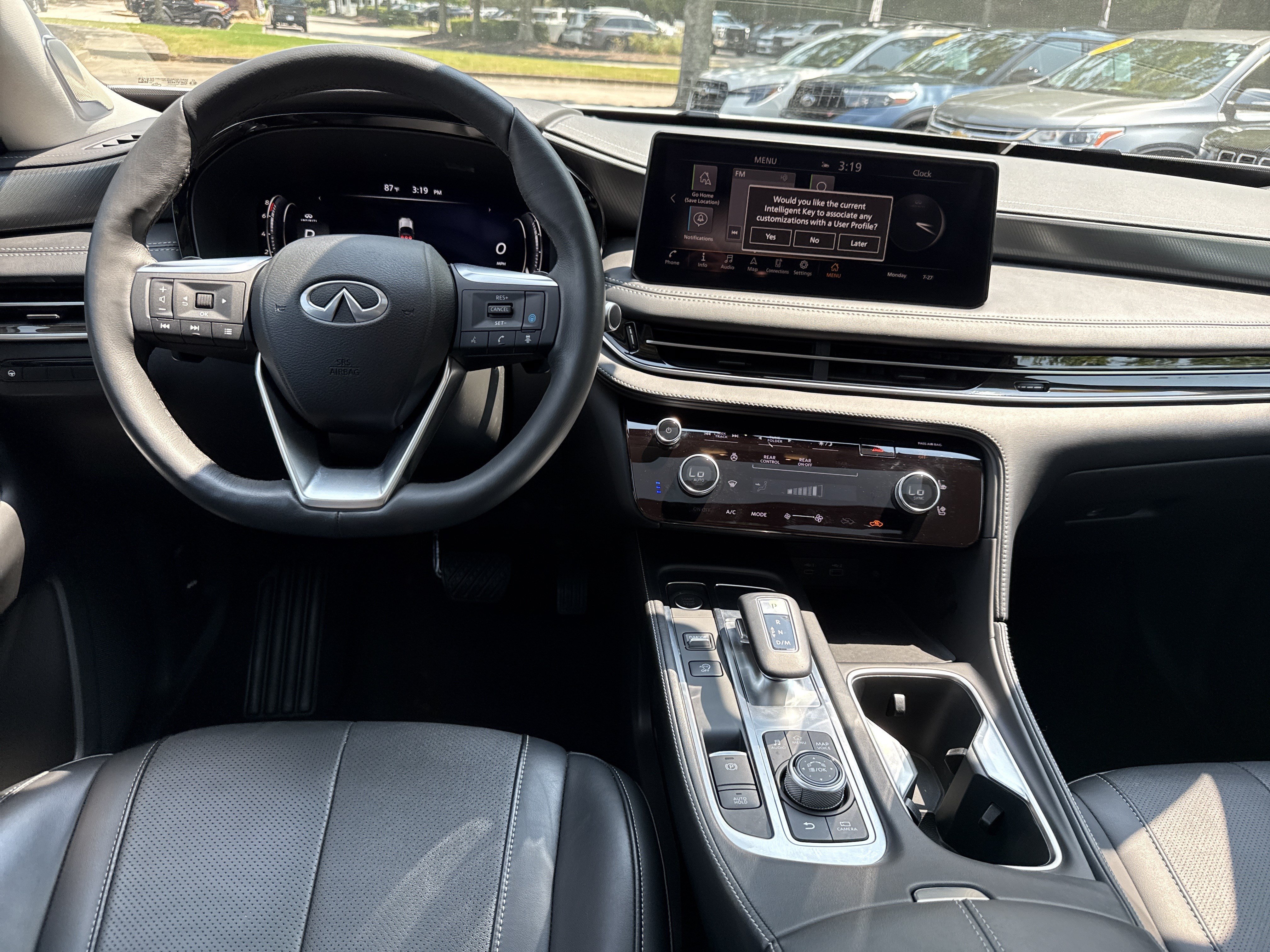 Used 2023 Majestic White INFINITI LUXE image 23